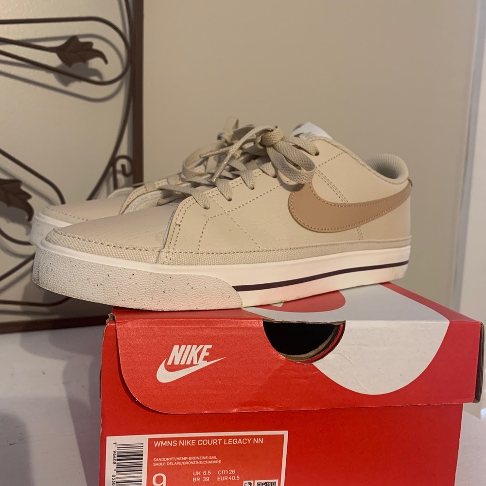 Women’s Nike Court Legacy sneakers shoes